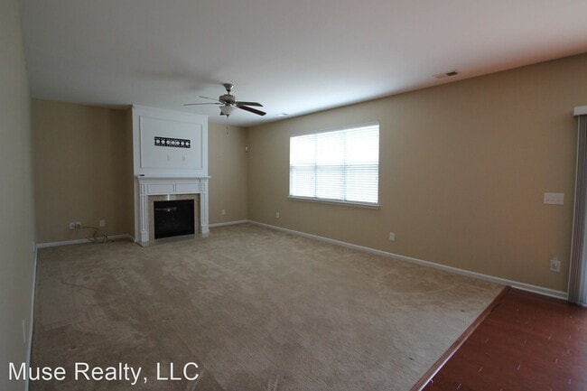 Building Photo - 7 br, 4 bath House - 695 Hicklin Drive