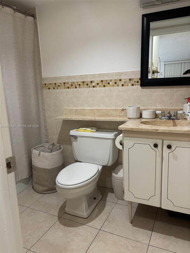 Building Photo - 14421 N Kendall Dr