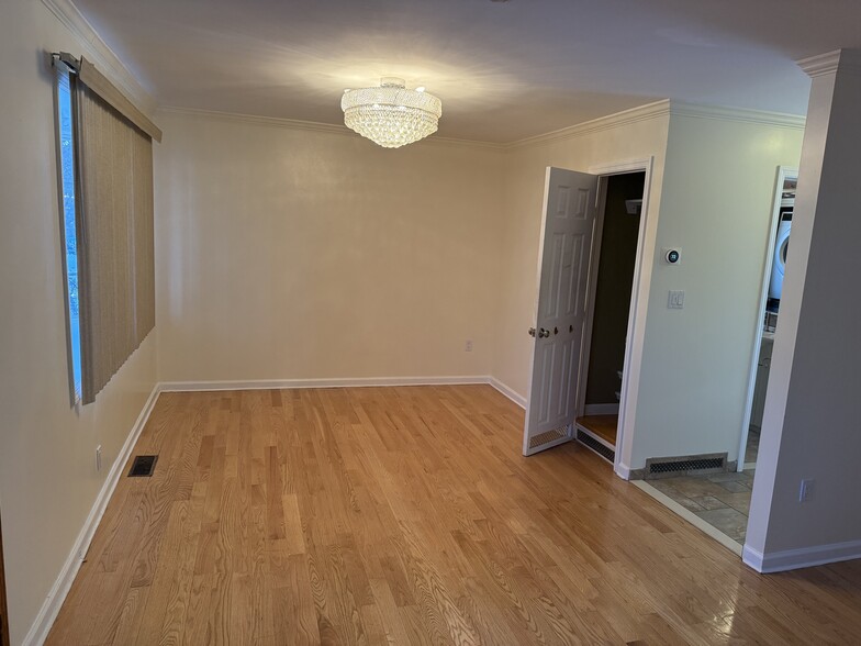 Building Photo - 284 Semton Blvd