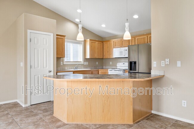 Building Photo - 1701 W 30th Ave