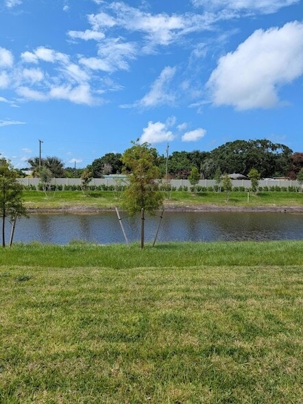 Building Photo - 106 Savannah Lks Blvd