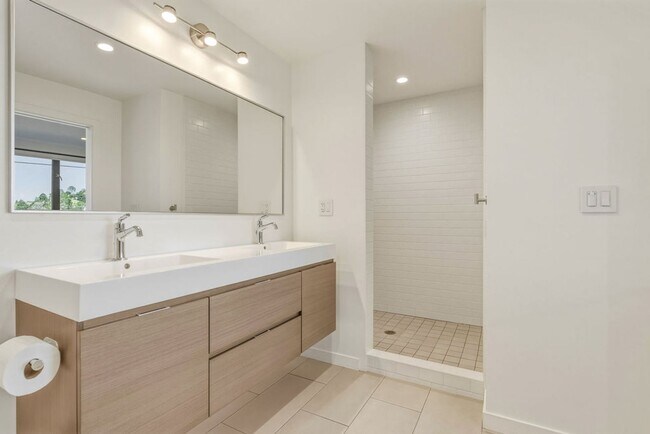 Building Photo - Beautifully Remodeled 4BR + Office Mill Valley Home — Furnished, Private 3/4-Acre Setting, Walk t...