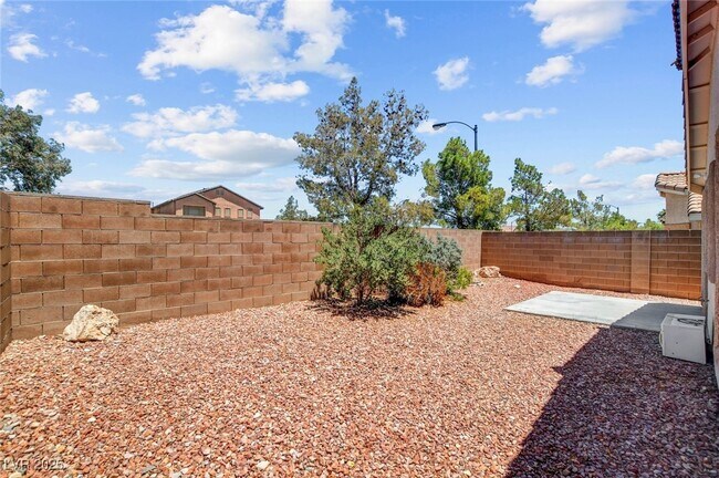 Building Photo - 5028 Nardini Ave