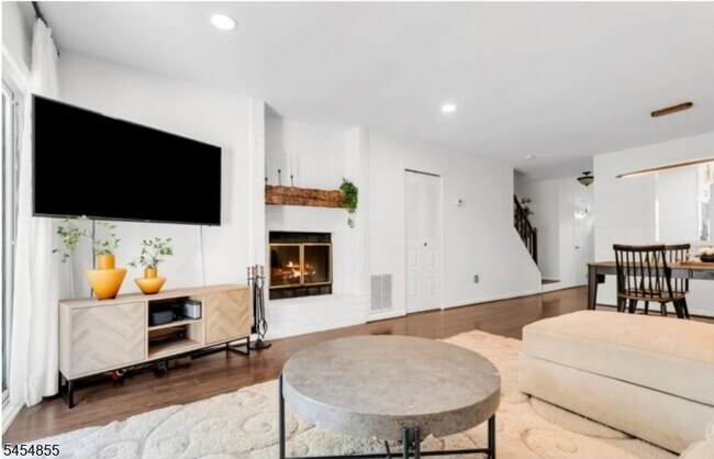 Building Photo - 278 Penns Way