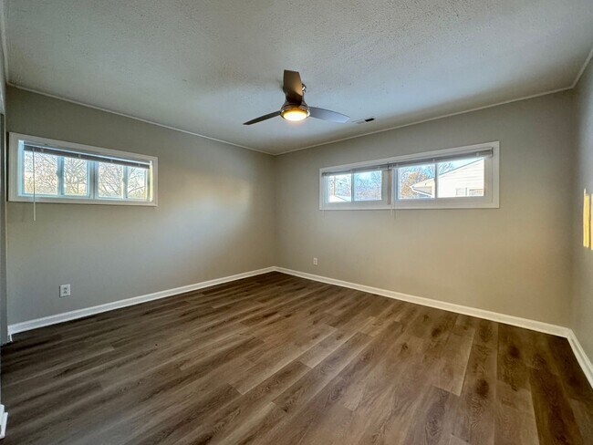 Building Photo - Lovely Ranch Home in a Great Area!