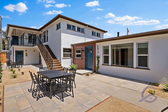 Building Photo - Completely Renovated Ocean Beach 1 Bed/1 Ba