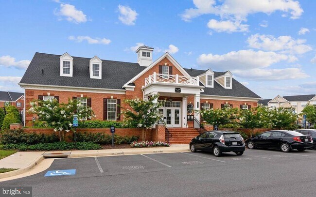 Building Photo - 23225 Milltown Knoll Square