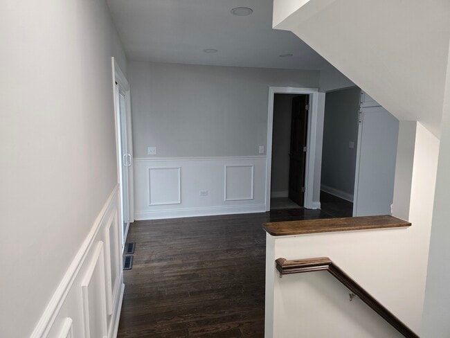 Building Photo - 4 Acorn Ln