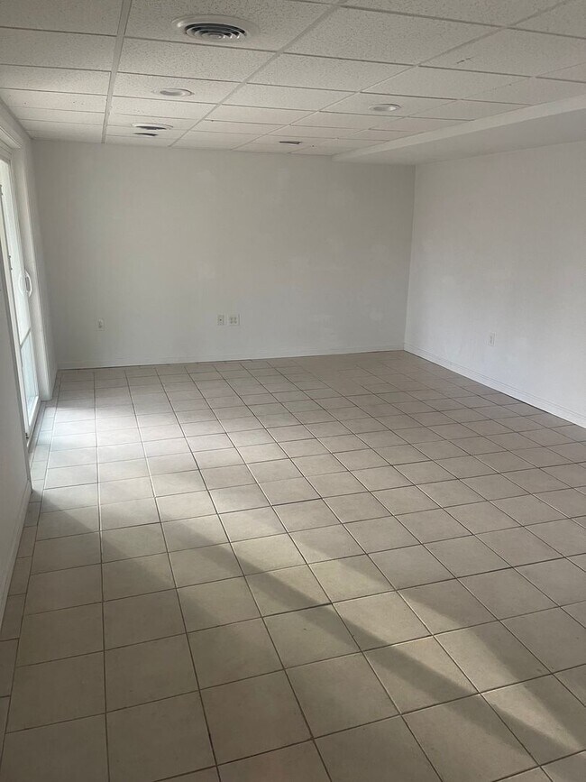 Building Photo - COMING SOON! Beautiful 4 Bedroom Home in M...