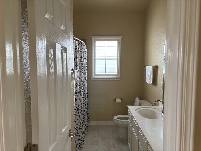 Building Photo - 13450 Emerald Bay Way