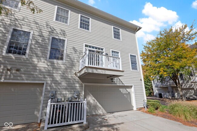 Building Photo - 12922 Ives Way