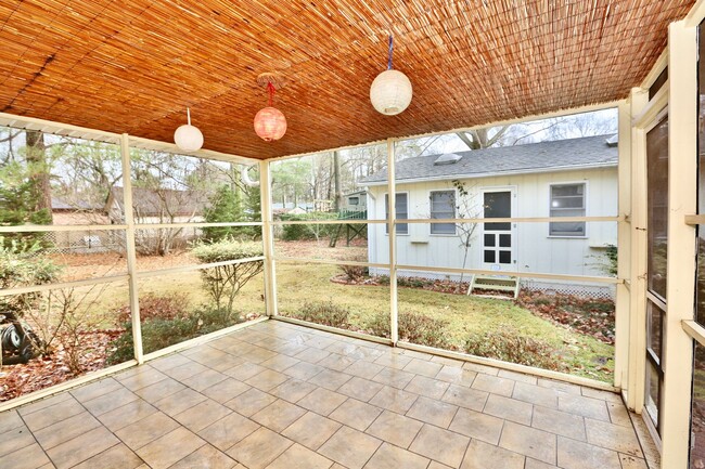 Building Photo - 3-Bedroom Ranch Available 03-24-25! Attach...