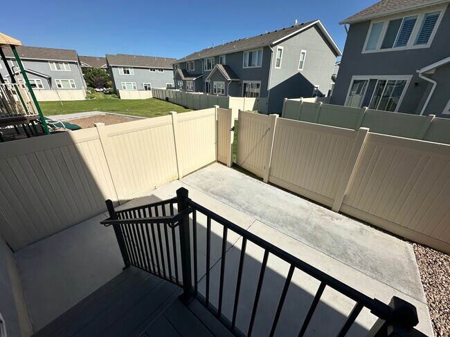 Building Photo - 3306 Eagle Mountain Town Home