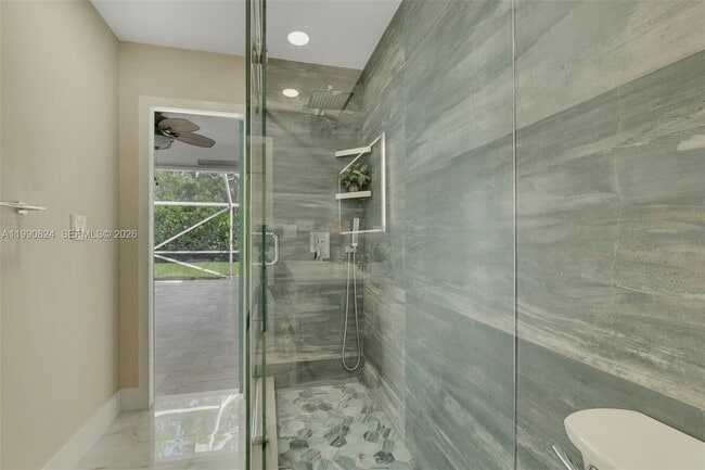 Building Photo - 10425 NW 48th Manor