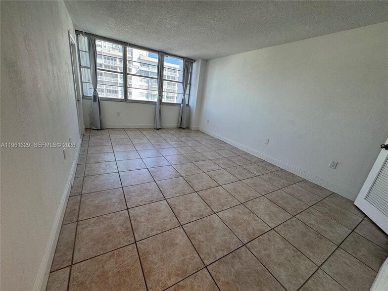 Building Photo - 18041 Biscayne Blvd