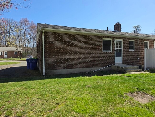 Building Photo - 196 Manzella Ct