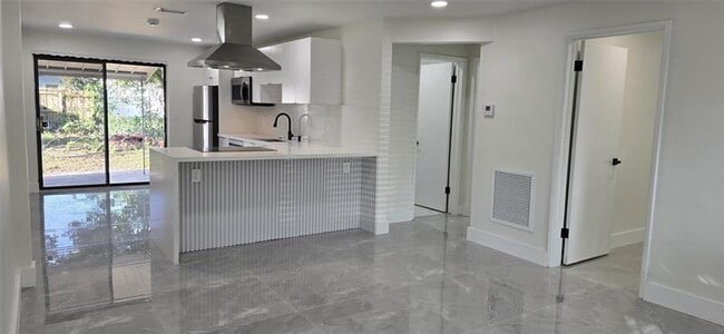 Building Photo - 5727 Cody St