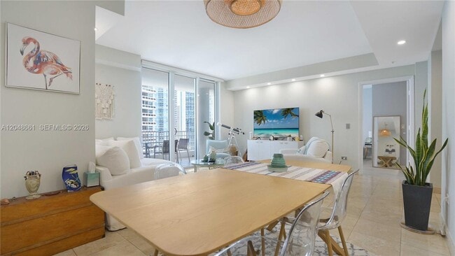 Building Photo - 801 Brickell Key Blvd