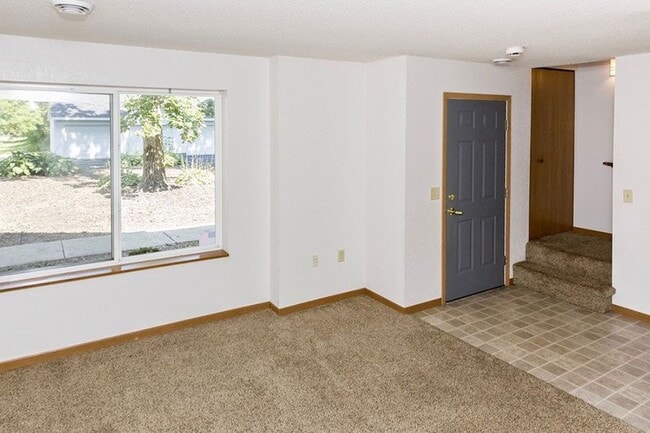 Building Photo - CHARTER OAKS TOWNHOMES