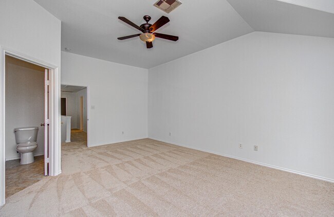 Building Photo - 743 Hallsleigh Ln