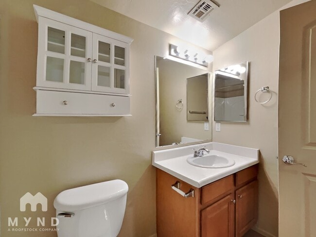 Building Photo - 4304 E Jasper Dr