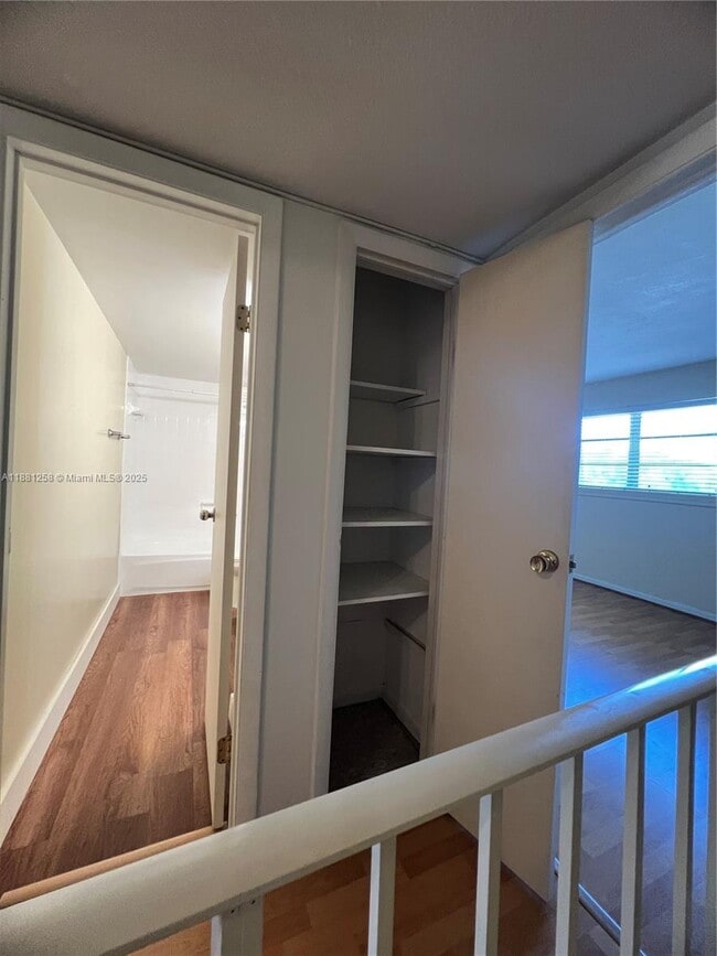 Building Photo - 8607 SW 137th Ave