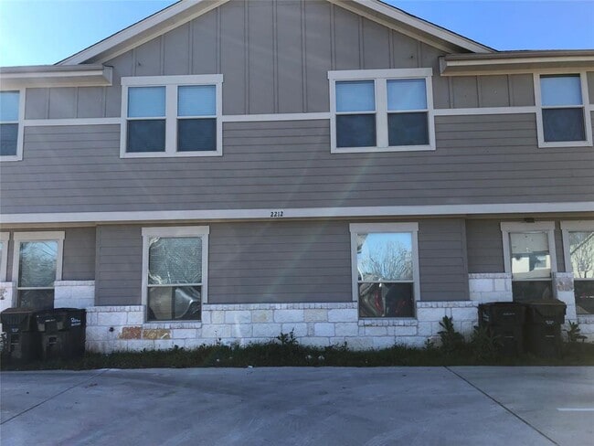 Primary Photo - 2212 Creekside Ln