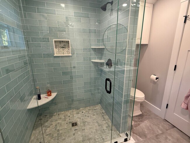 Building Photo - 1 Hillrise Ln