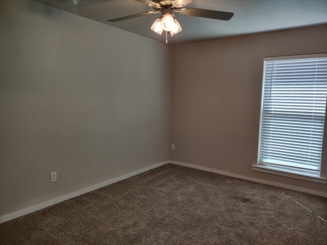 Building Photo - 1629 133rd St