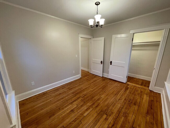 Building Photo - 94 Mellen St