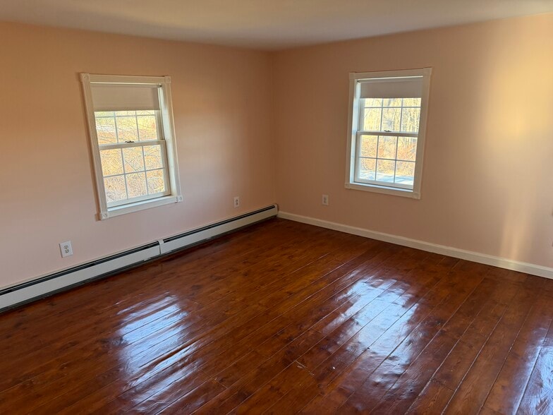 2nd bedroom - 100 Summerset Rd