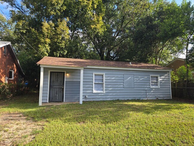 Building Photo - 121 Kiwanis St
