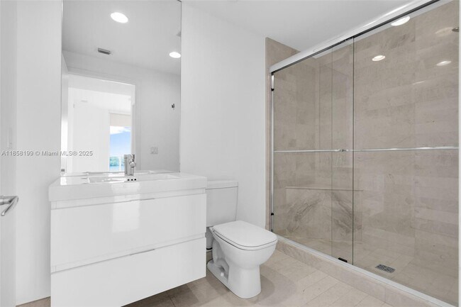 Building Photo - 17111 Biscayne Blvd