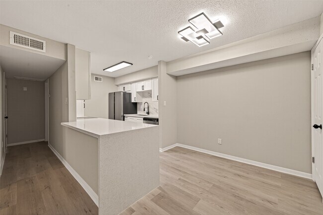 Building Photo - 1860 White Oak Dr