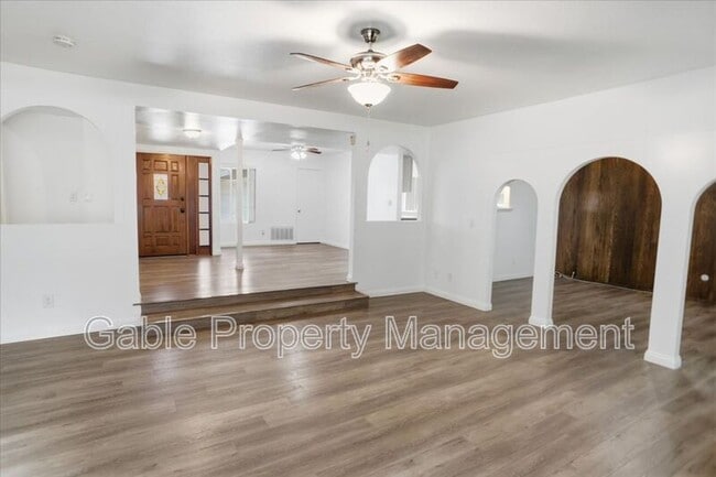 Building Photo - 27277 Garza Dr