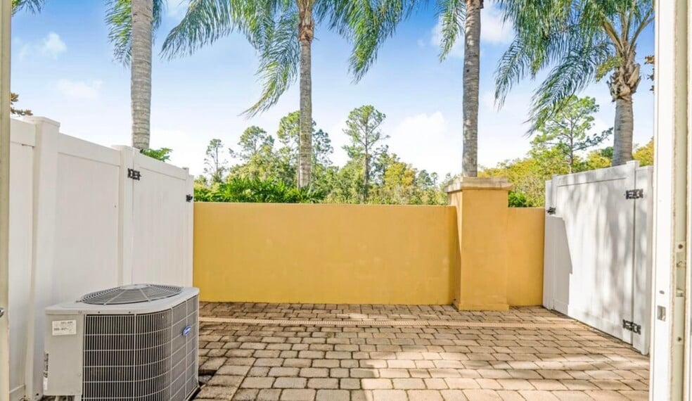 Building Photo - 14210 Desert Haven St