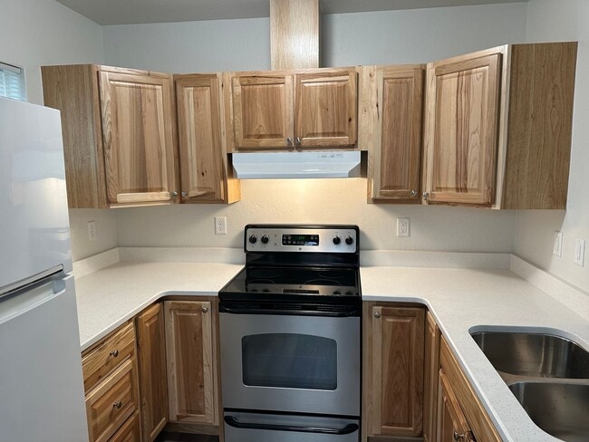 Building Photo - Beautiful 2 bedroom, 1 bath house in Sprin...