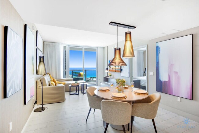 Building Photo - 4010 S Ocean Dr