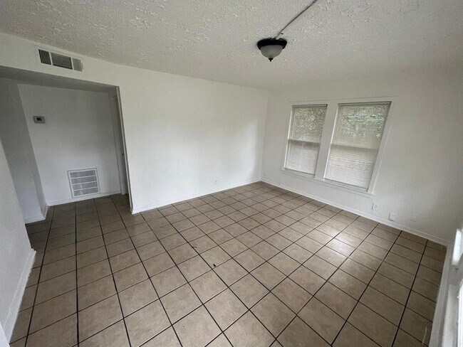 Building Photo - 4620 Galveston St