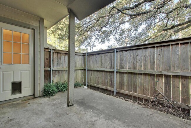 Building Photo - 11301 Jollyville Rd