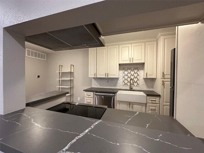 Building Photo - 2250 Bering Dr