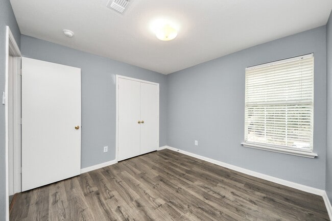 Building Photo - 15227 Western Skies Dr