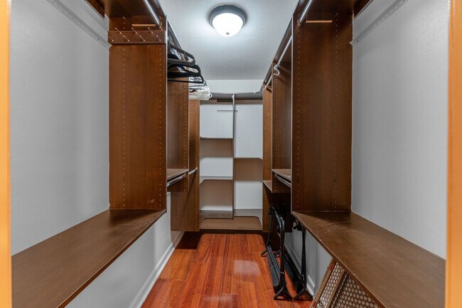 Building Photo - 9414 Laura Anne Dr