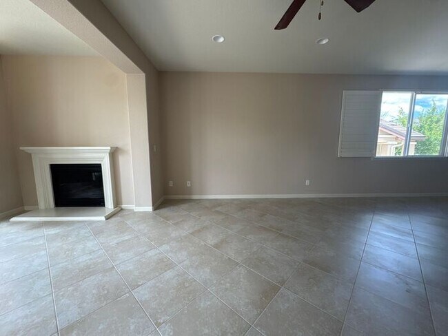 Building Photo - 55 + Community - 2 Bedroom Somersett Home - AVAILABLE 7/6!