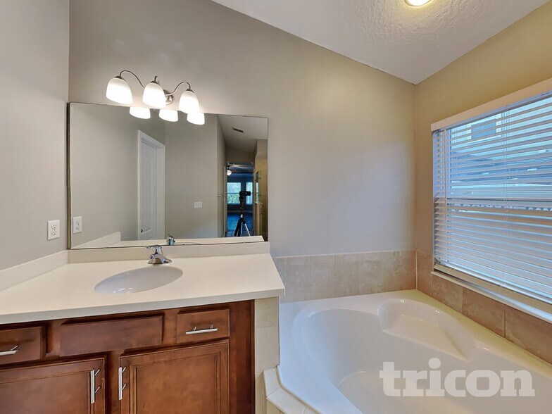 Building Photo - 224 Grampian Highlands Dr