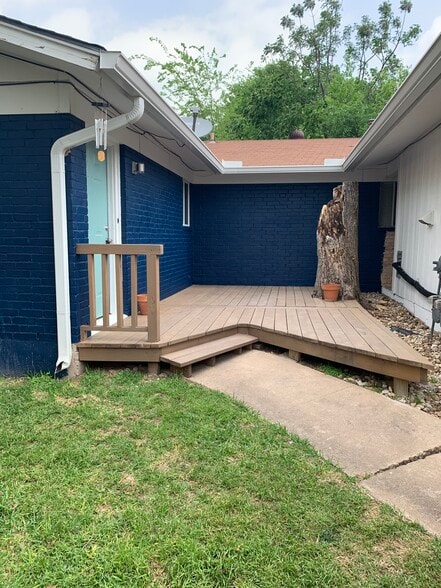 Building Photo - 2410 Audubon Pl