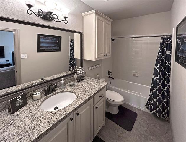 Building Photo - 4252 Riverview Dr