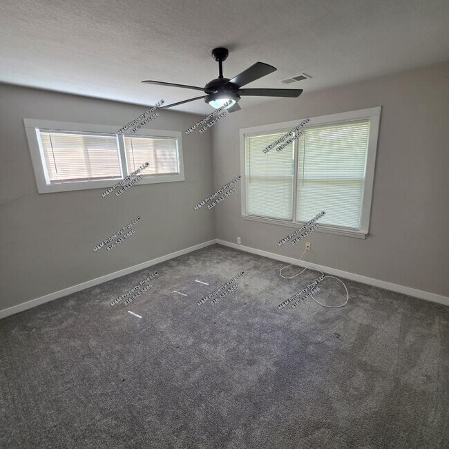 Building Photo - 7610 E 113th St