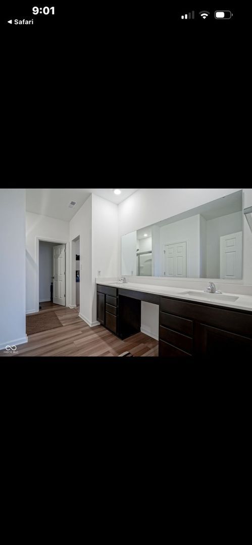 Building Photo - 6608 W Shoreline Ct