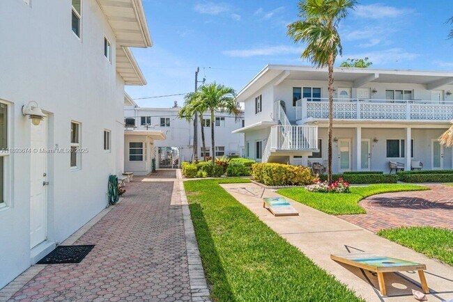 Building Photo - 4228 N Ocean Dr